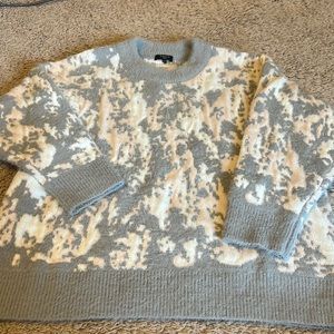 Nice soft thick sweater — great for skiing